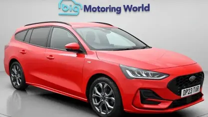 Used Ford Focus ST-Line 125 HP (91 kW) 2023 Red Estate