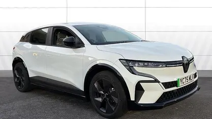 White New 2025 Renault Megane E-Tech Evolution Hatchback | £21,711 (Fair price)