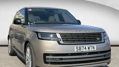Used Land Rover Range Rover HSE 460 HP (338 kW) 2025 Gold SUV