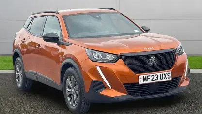 Usado Peugeot 2008 Active+ 101 HP (74 kW) 2023 SUV