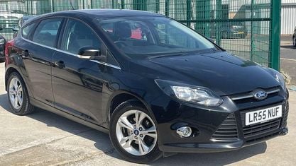 Begagnad Ford Focus Zetec 105 HK (77 kW) 2014 Halvkombi