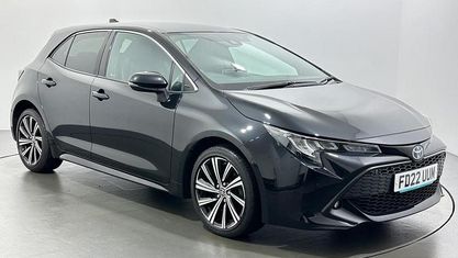 Begagnad Toyota Corolla Design 122 HK (89 kW) 2022 Svart Halvkombi
