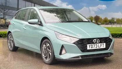 Used Hyundai i20 SE 101 HP (74 kW) 2023 Green Hatchback