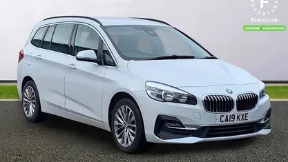 Used BMW 218 Luxury Line 140 HP (102 kW) 2019 White Estate