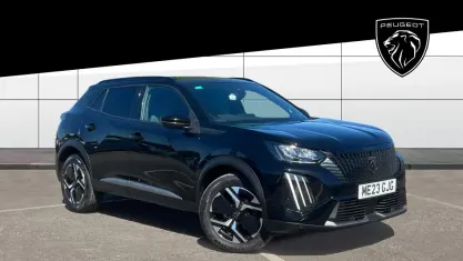Używany Peugeot 2008 Allure 131 KM (96 kW) 2023 Czarny SUV