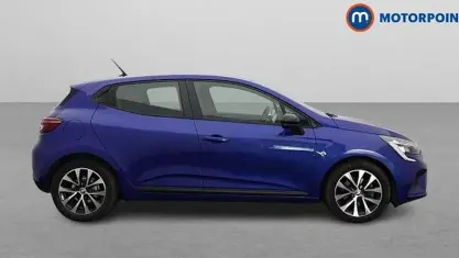 Used Renault Clio Evolution 145 HP (106 kW) 2023 Blue Hatchback