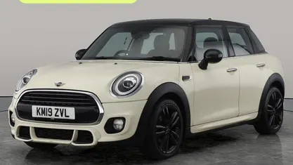 Begagnad Mini Cooper Hatch 136 HK (100 kW) 2019 Halvkombi