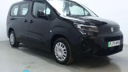 Used Vauxhall Combo Design Edition 100 kW (136 HP) 2025 Estate