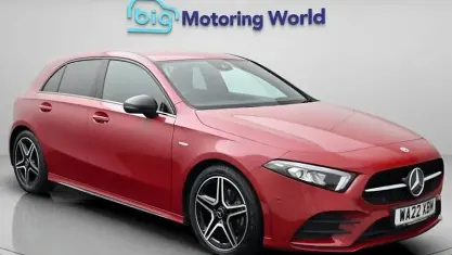 Gebraucht Mercedes A180 Executive 136 PS (100 kW) 2022 Rot Kleinwagen