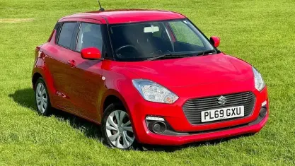 Used Suzuki Swift SZ3 90 HP (66 kW) 2020 Red Hatchback