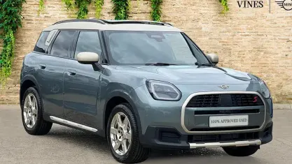 Used Mini Countryman Exclusive 218 HP (160 kW) 2024 Green SUV