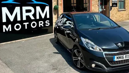 Used Peugeot 208 GT-line 110 HP (80 kW) 2016 Black Hatchback