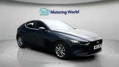 Używany Mazda 3 122 KM (89 kW) 2022 Niebieski Hatchback