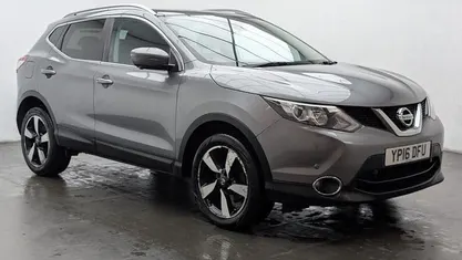 Used Nissan Qashqai N-Connecta 116 HP (85 kW) 2016 Grey SUV