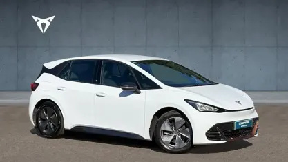 Begagnad Cupra Born 150 kW (204 HK) 2023 Halvkombi