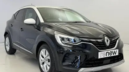 Used Renault Captur Iconic 131 HP (96 kW) 2020 Black & white SUV