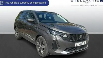 Used Peugeot 5008 Allure Premium 131 HP (96 kW) 2022 SUV