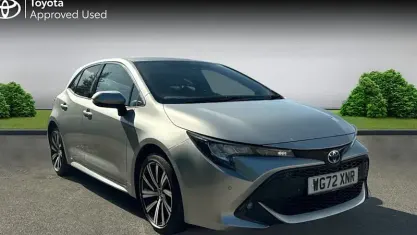 Usado Toyota Corolla Design 122 CV (89 kW) 2022 Plateado Utilitario