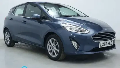 Usado Ford Fiesta Zetec 101 CV (74 kW) 2018 Azul Utilitario