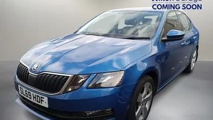 Blue Used 2019 Skoda Octavia SE Drive Hatchback | £13,250 (Fair price)