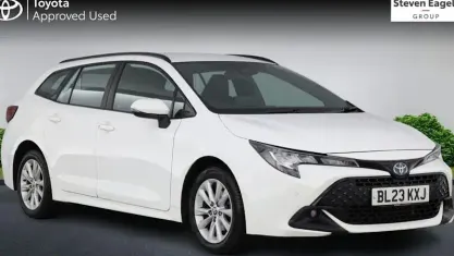 Used Toyota Corolla 140 HP (102 kW) 2023 White Estate