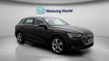 Usado Audi e-tron 230 kW (313 HP) 2021 SUV