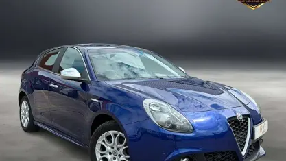 Used Alfa Romeo Giulietta 120 HP (88 kW) 2016 Blue Hatchback