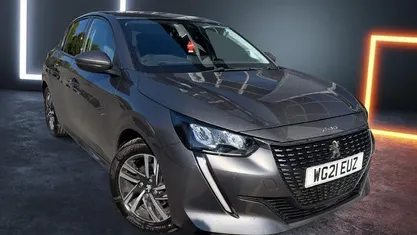 Begagnad Peugeot 208 Allure Premium 102 HK (75 kW) 2021 Halvkombi