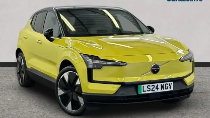Usado Volvo EX30 Ultra 200 kW (272 CV) 2024 Amarillo SUV