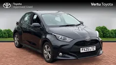 Black Used 2025 Toyota Yaris Hybrid Hatchback | £18,994 (Good price)