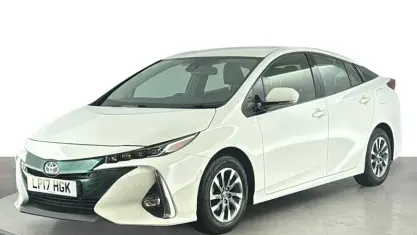 Used Toyota Prius 122 HP (89 kW) 2017 White Hatchback