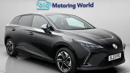 Begagnad MG MG4 EV Trophy 150 kW (204 HK) 2025 Halvkombi