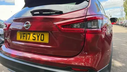 Used Nissan Qashqai Tekna 131 HP (96 kW) 2017 Red SUV