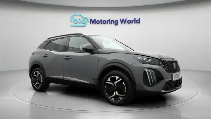 Usado Peugeot 2008 GT 131 HP (96 kW) 2023 Cinzento SUV