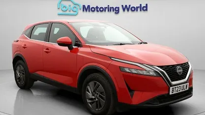 Used Nissan Qashqai Acenta Premium 140 HP (102 kW) 2023 Red SUV