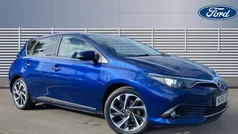 Blue Used 2016 Toyota Auris Design Hatchback | £8,553 (Fair price)