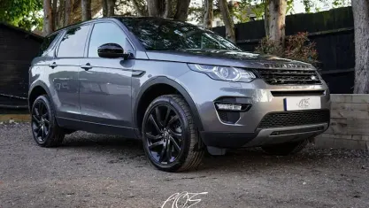 Usado Land Rover Discovery Sport HSE 241 HP (177 kW) 2019 Cinzento SUV