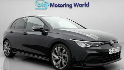Used VW Golf VIII R-line 131 HP (96 kW) 2024 Hatchback