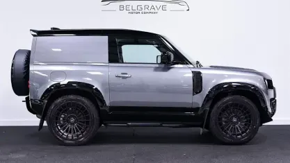 Begagnad Land Rover Defender HSE Dynamic 300 HK (220 kW) 2023 SUV