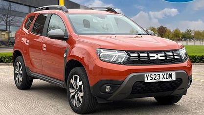Begagnad Dacia Duster Journey 130 HK (95 kW) 2023 Orange SUV