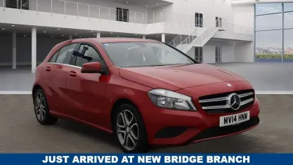 Used Mercedes A180 122 HP (89 kW) 2013 Red Hatchback