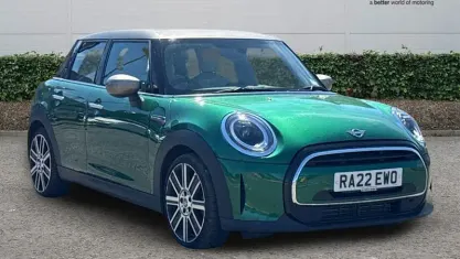 Used Mini Cooper Exclusive 136 HP (100 kW) 2022 Green Hatchback