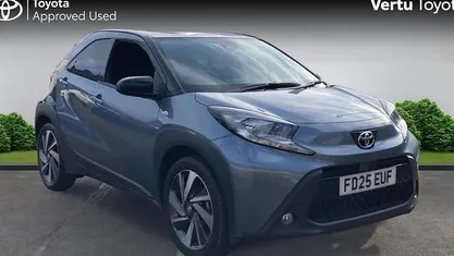 Used Toyota Aygo X 72 HP (52 kW) 2025 Grey SUV