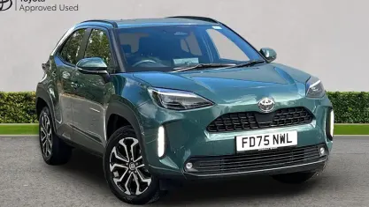 Used Toyota Yaris Cross Design 116 HP (85 kW) 2026 Green SUV
