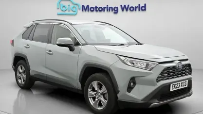 Usado Toyota RAV4 218 HP (160 kW) 2022 SUV