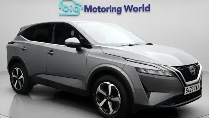 Usado Nissan Qashqai N-Connecta 140 HP (102 kW) 2023 Cinzento SUV