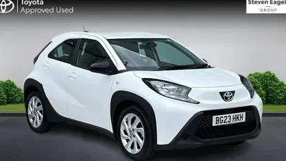 Used Toyota Aygo X PURE 72 HP (52 kW) 2023 White SUV