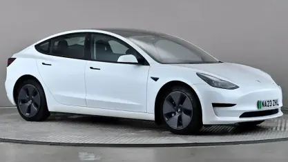 Used Tesla Model 3 Standard Range 180 kW (245 HP) 2023 White Sedan