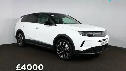 Used Vauxhall Grandland X GSe 145 HP (106 kW) 2025 White SUV