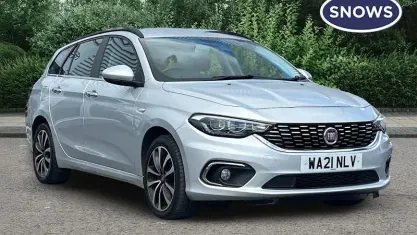Usado Fiat Tipo Lounge 120 HP (88 kW) 2021 Prateado Carrinha
